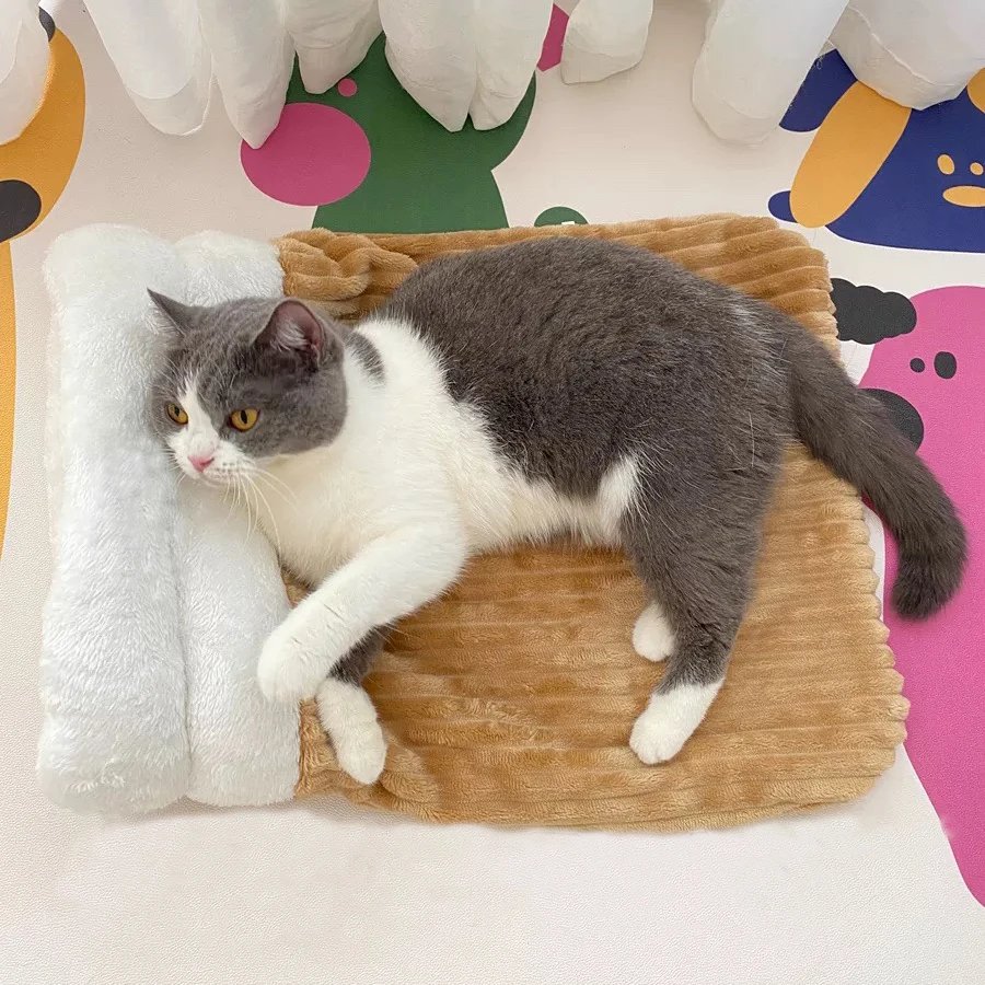 Saco de dormir de invierno para gatos, saco de gato de felpa suave, 360 °   Cama envolvente para gatos, cama nido sin carga y lavable para gatos de interior y perros pequeños